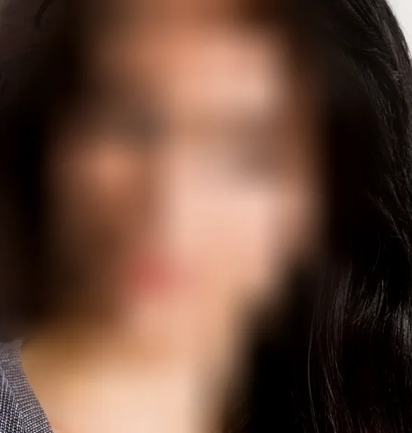 Amina, 37