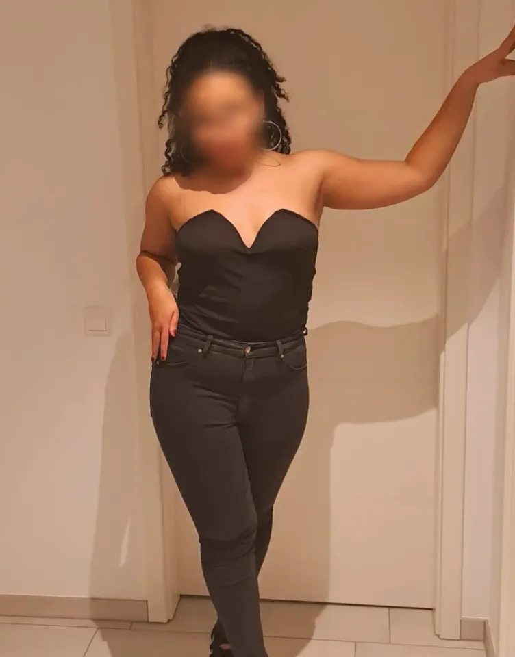 Karla, 27