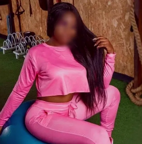 Merve, 28